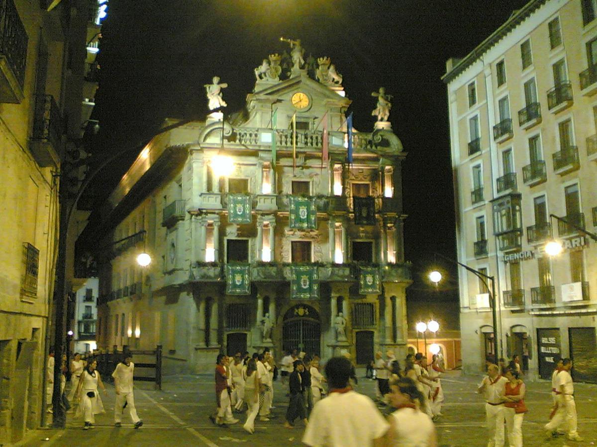 Calle Ansoleaga A 100 Mts Del Ayuntamiento Памплона Экстерьер фото